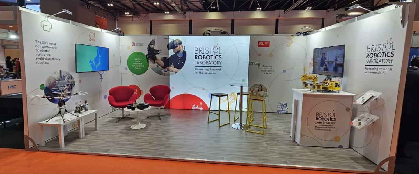 exhibition-specific-furniture